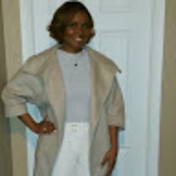 Meet your Posher, Nina - Picture 1 of 1